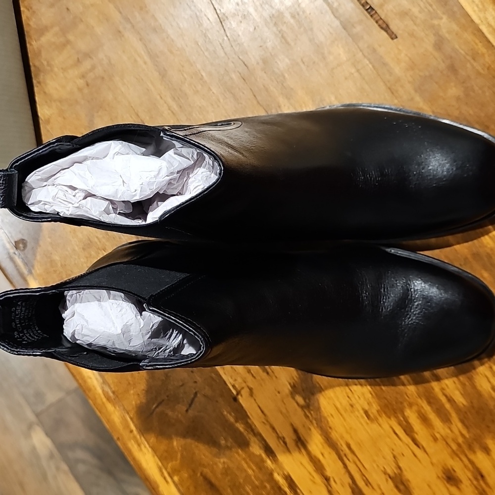 NEW!! NEW!! Kenneth Cole Reaction Black Chelsea Boots _ Size 8 - Picture 5 of 11